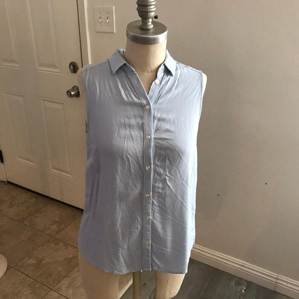 H&M  Button-Down Sleeveless Blouse Small